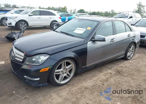 2012 Mercedes-Benz C 300 Sport 4Matic из США, поврежденный, VIN WDDGF8BB6CA706565